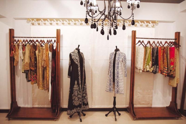 the present studio bears a neat look and boasts of bridals couture and semi formals photos publicity the present studio bears a neat look and boasts of bridals couture and semi formals photos publicity