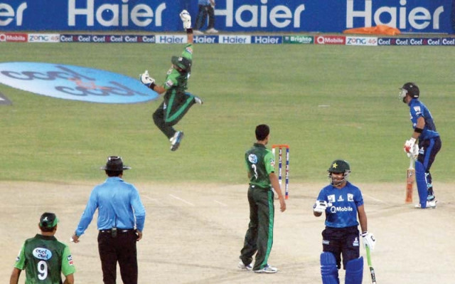 dolphins skipper sarfraz ahmed scored an unbeaten half century to guide his team to their first win in the super8 t20 cup photo inp dolphins skipper sarfraz ahmed scored an unbeaten half century to guide his team to their first win in the super8 t20 cup photo inp