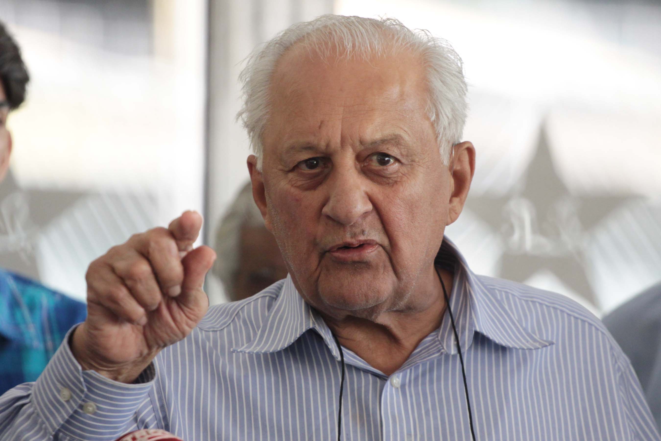 shahryar khan addressing a press conference at gaddafi stadium lahore photo malik shafiq express