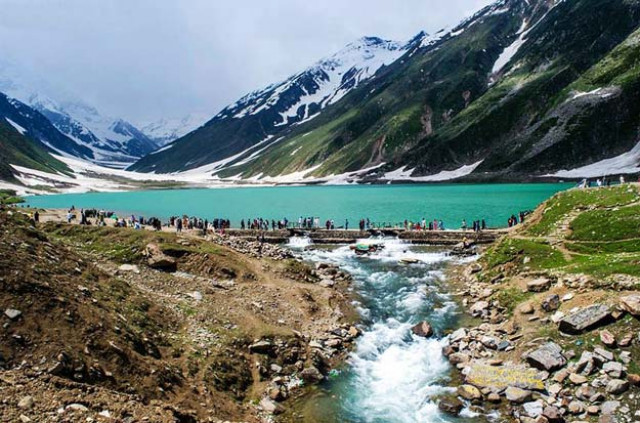 tourists enjoying at lake saiful malook in naran photo online tourists enjoying at lake saiful malook in naran photo online