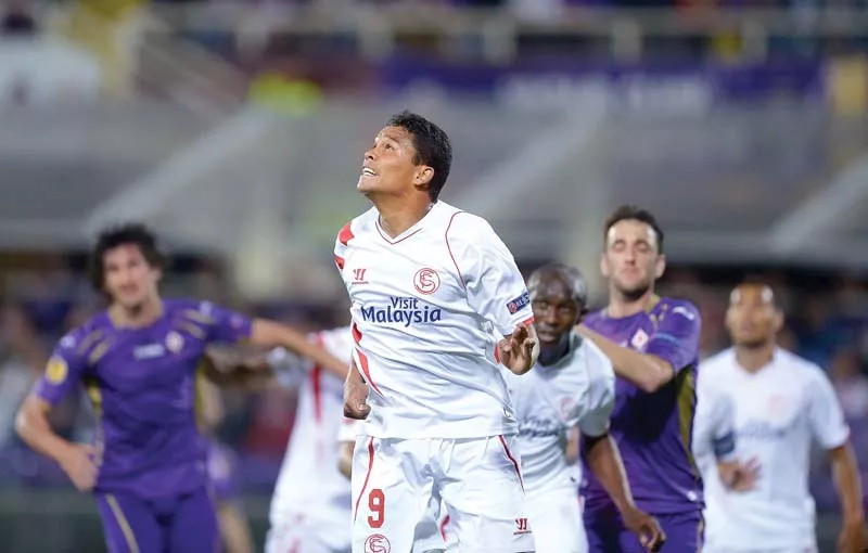 holders sevilla will play dnipro in the final in warsaw on may 27 after beating fiorentina 2 0 in thursday s semi final second leg photo afp holders sevilla will play dnipro in the final in warsaw on may 27 after beating fiorentina 2 0 in thursday s semi final second leg photo afp