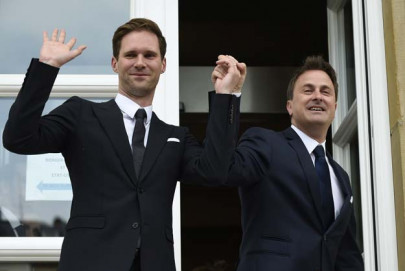 luxembourg pm first gay eu leader to marry