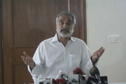 crying foul zardari using police against me says mirza crying foul zardari using police against me says mirza