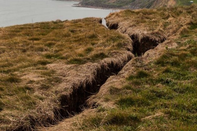 a large chunk of dorset 039 s jurassic coast could fall off any minute experts have warned photo mirror