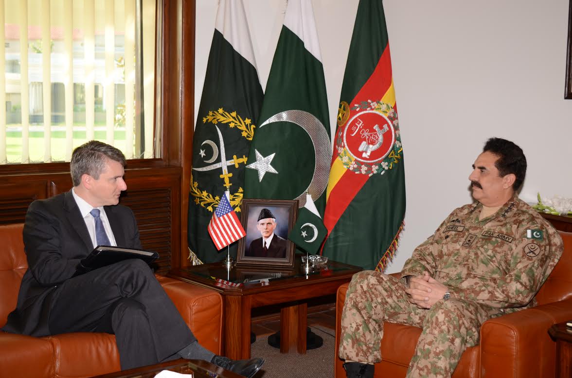 army chief general raheel sharif with us special representative for afghanistan and pakistan srap ambassador daniel feldman photo ispr file