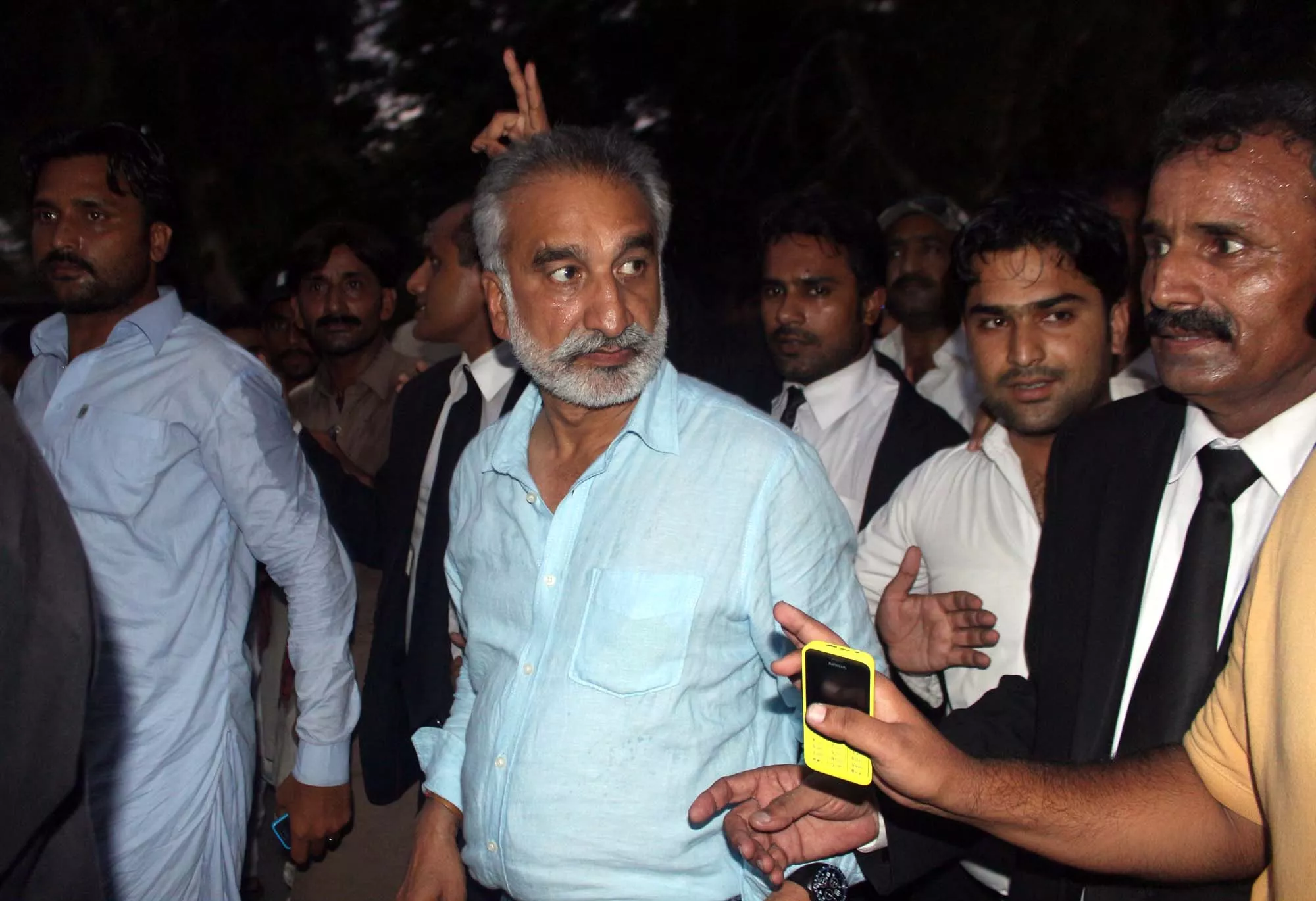 former sindh home minister zulfiqar mirza leaves the anti terrorism court i as his bail was extended on tuesday may 19 2015 photo ppi former sindh home minister zulfiqar mirza leaves the anti terrorism court i as his bail was extended on tuesday may 19 2015 photo ppi
