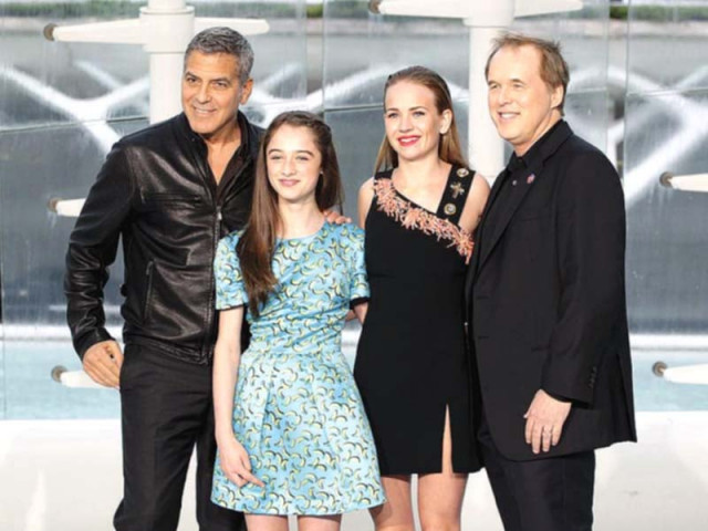 cast members clooney raffey cassidy and britt robertson and director brad bird pose before the premiere of tomorrowland in valencia spain photo reuters cast members clooney raffey cassidy and britt robertson and director brad bird pose before the premiere of tomorrowland in valencia spain photo reuters