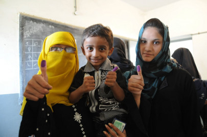 magnetic ink not required to verify thumb impression of voters nadra chief tells commission