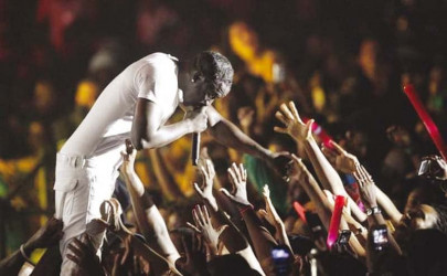 akon launches solar academy for africans