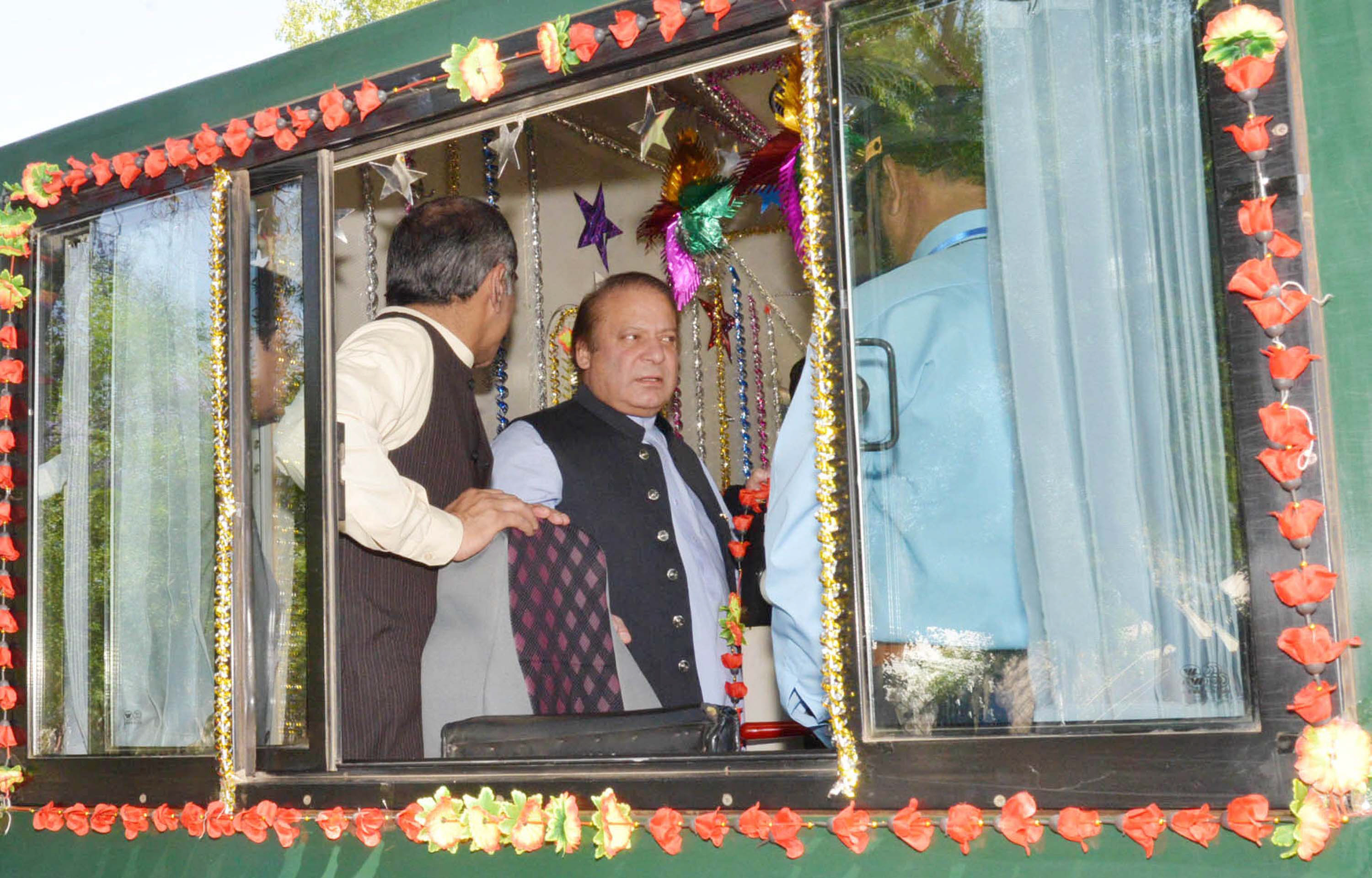 prime minister nawaz sharif being briefed about the green line train after the inauguration photo ppi