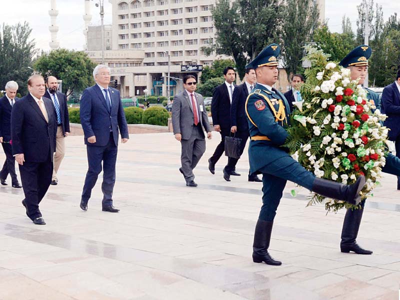 pm nawaz sharif comes to lay a wreath at victory monument in bishkek photo inp