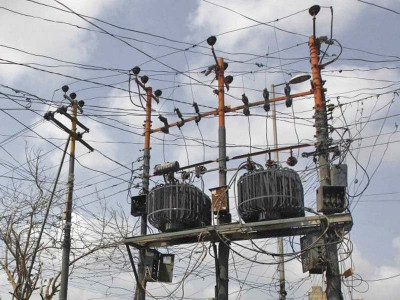 overload transformers sukkur residents to brave over 18 hour long power cuts overload transformers sukkur residents to brave over 18 hour long power cuts