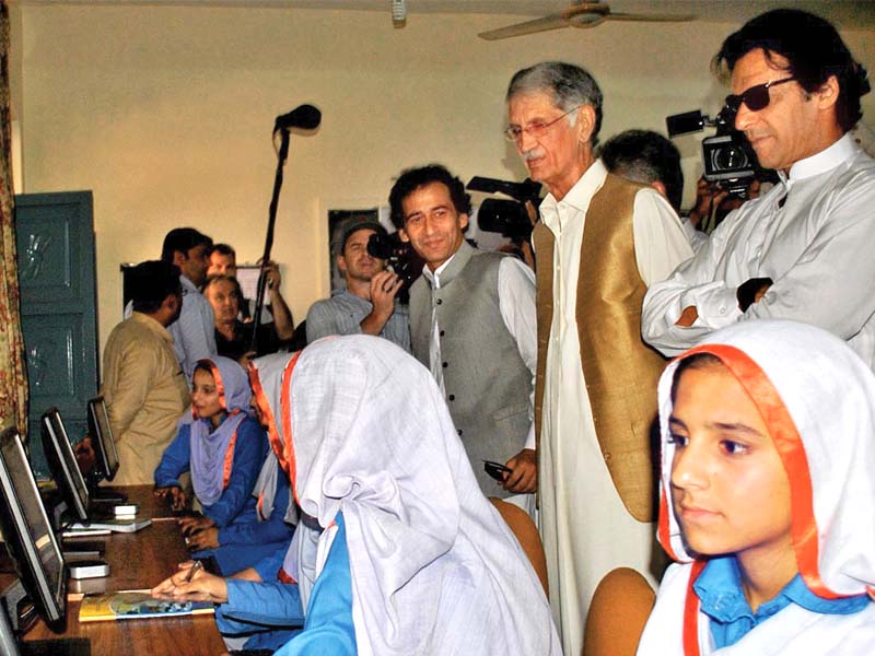 pti chief imran khan and cm pervez khattak visit lady griffith school photo online