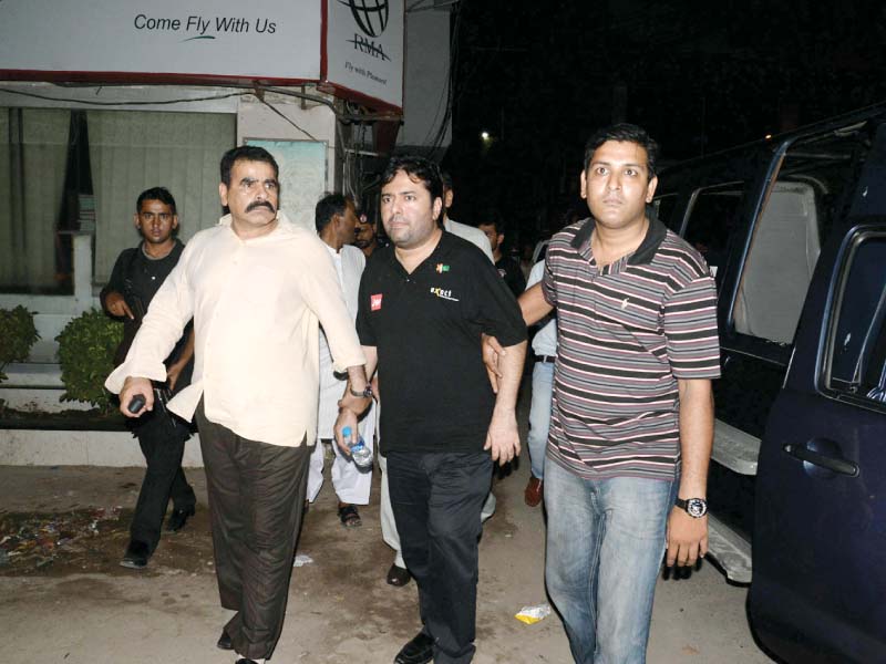 fia officials take axact ceo shoaib shaikh into custody photo mohammad noman express