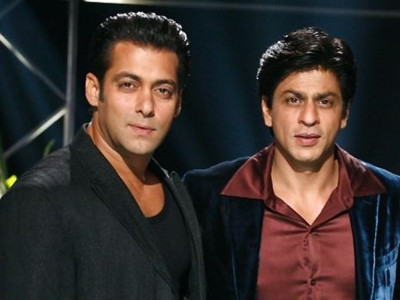 shah rukh khan shares some love for bhaijaan salman khan