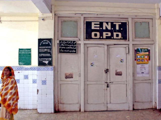 the opd at jinnah was closed on thursday but their strike was called off by evening nich workers continued their protest on friday photo ppi the opd at jinnah was closed on thursday but their strike was called off by evening nich workers continued their protest on friday photo ppi