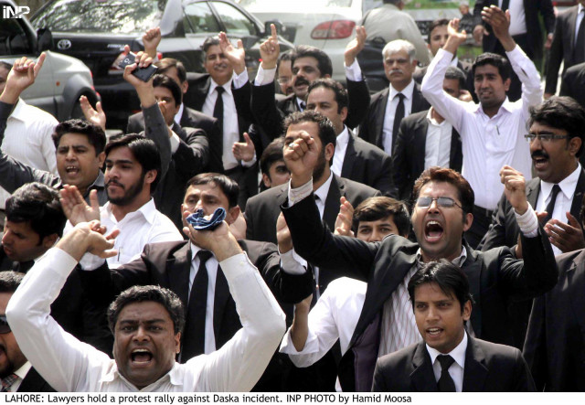 lawyers stage a protest against killing of their colleagues in daska sialkot photo inp lawyers stage a protest against killing of their colleagues in daska sialkot photo inp