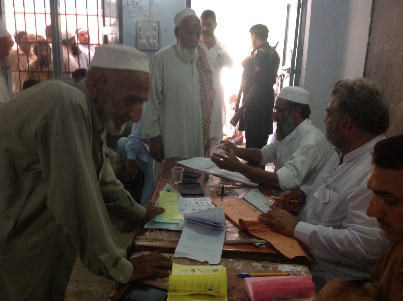 man votes in shabqadar charsadda in local government elections photo mureeb mohmand express