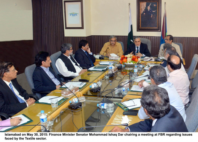finance minister ishaq dar chairing a meeting at fbr regarding issues of textile sector photo pid finance minister ishaq dar chairing a meeting at fbr regarding issues of textile sector photo pid