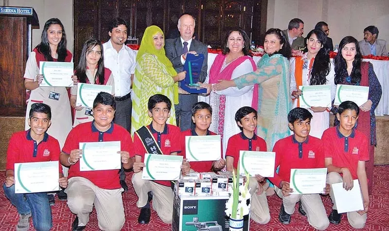 british council director peter upton awarded certificates to the top students and teachers british council director peter upton awarded certificates to the top students and teachers