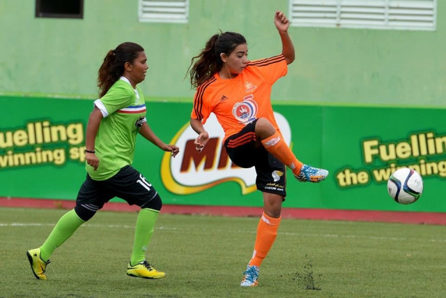 shahlyla baloch in action in maldives photo raheela zarmeen shahlyla baloch in action in maldives photo raheela zarmeen