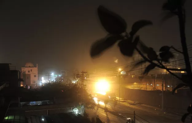dust storm disrupts life in punjab photo express dust storm disrupts life in punjab photo express
