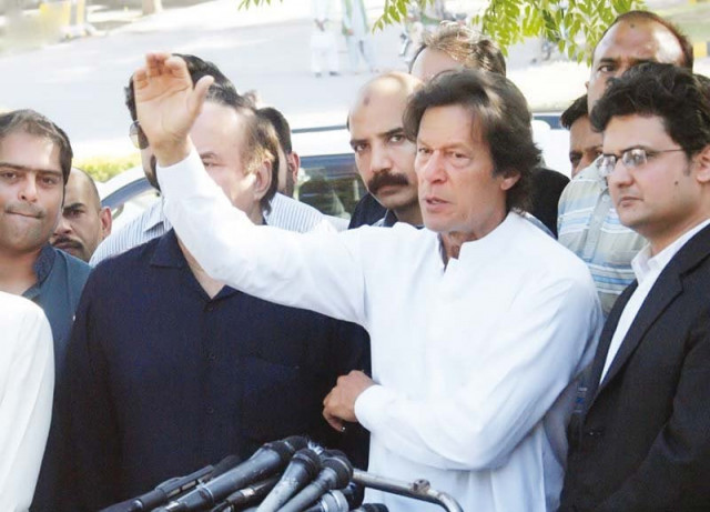 imran khan talks to the media outside the supreme court photo nni imran khan talks to the media outside the supreme court photo nni