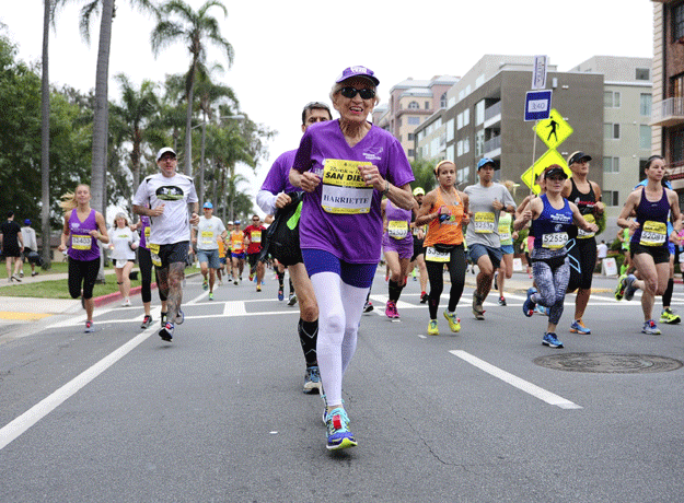 thompson the two time cancer survivor runs to raise money to fight leukemia and lymphoma photo reuters