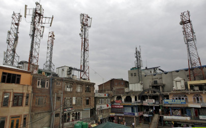 indian kashmir battles to restore mobile services after attacks indian kashmir battles to restore mobile services after attacks