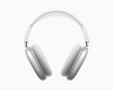 apple launches 549 new airpods max to boost holiday sales