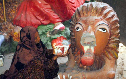 hammer in hand man charges at hindu temple