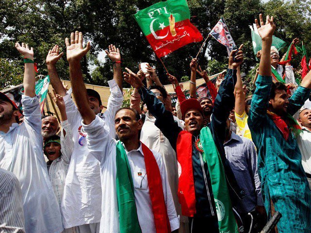 pakistan tehrik e insaf supporters at a rally photo afp