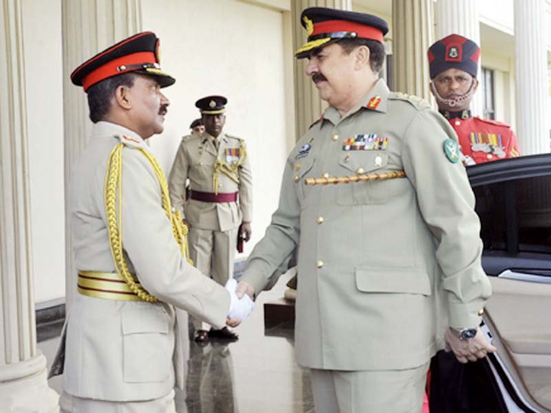 sri lankan army chief lt gen de silva greets coas gen raheel shareef photo nni