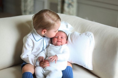a royal kiss duchess of cambridge captures adorable moments