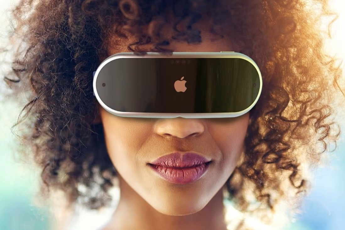 Photo of Apple placing 14 cameras into its mixed reality headset