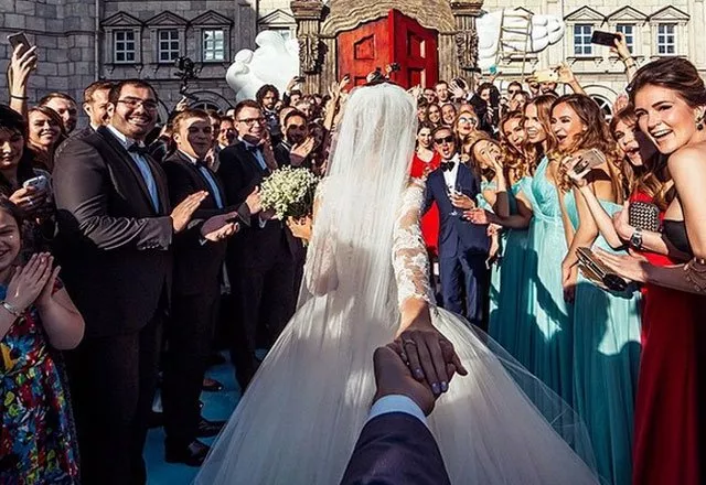 the wedding was announced via a picture taken in murad s led by love way the wedding was announced via a picture taken in murad s led by love way