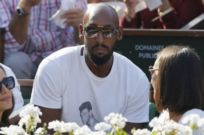 anelka signs up for second indian season anelka signs up for second indian season