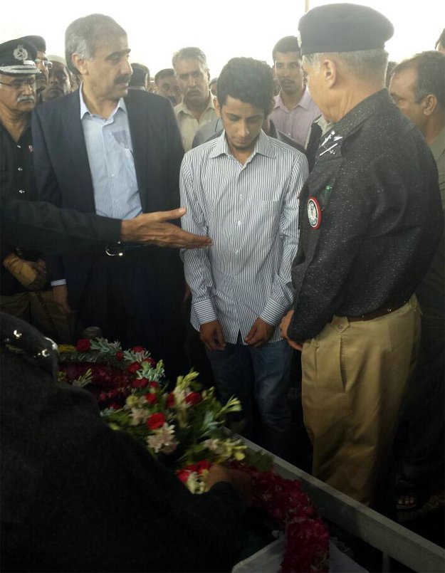 senior police officer condole with son of dsp majeed abbas photo inp