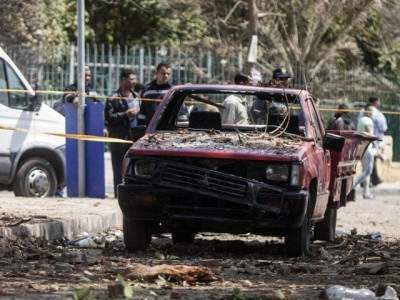 suicide bomber attacks tourist site in south egypt s luxor suicide bomber attacks tourist site in south egypt s luxor