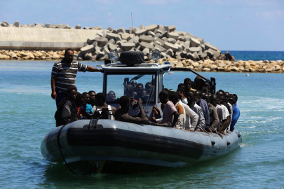 pakistanis among 356 migrants rescued by tunisia near italy island