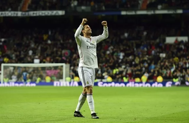 it estimated that ronaldo earns between 30 million and 35 million euros 34 million and 40 million a year from sponsors photo afp it estimated that ronaldo earns between 30 million and 35 million euros 34 million and 40 million a year from sponsors photo afp