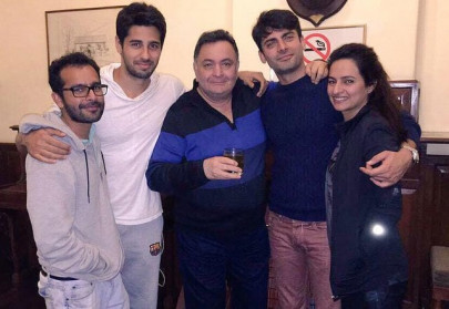 fawad khan and wife have a good time with rishi kapoor and sidharth malhotra