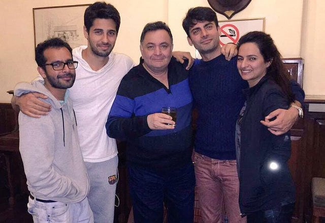 rishi kapoor tweeted a picture of pakistani heartthrob fawad khan partying with the 039 kapoor and sons 039 cast photo twitter rishi kapoor tweeted a picture of pakistani heartthrob fawad khan partying with the 039 kapoor and sons 039 cast photo twitter