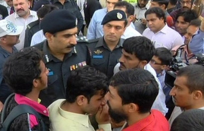 visually impaired agree to end protests visually impaired agree to end protests