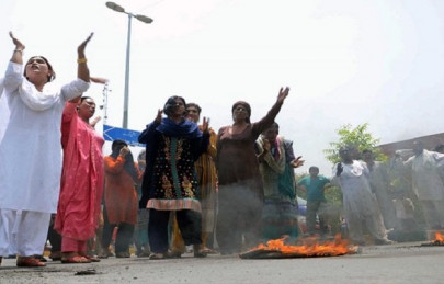 transgenders protest robbery transgenders protest robbery