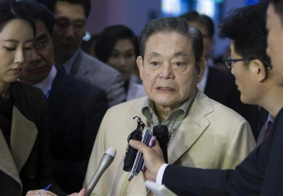 samsung s lee family to pay more than 10 8b tax donate art