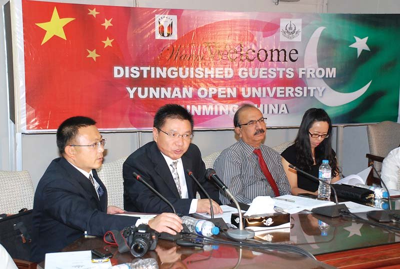 chinese academic delegation discusses opening of chinese language centre at aiou with vice chancellor dr shahid siddiqui photo express