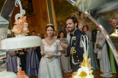 swedish prince weds former glamour model