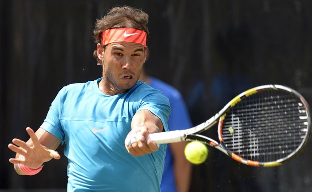 spain 039 s rafael nadal returns the ball to serbia 039 s viktor troicki during the final match at the atp mercedes cup tennis tournament in stuttgart southern germany on june 14 2015 photo afp