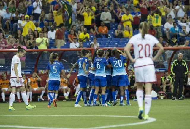 brazil celebrate after andressa alves scored against spain during a group e match at the women 039 s world cup at the olympic stadium in montreal on june 13 2015 photo afp brazil celebrate after andressa alves scored against spain during a group e match at the women 039 s world cup at the olympic stadium in montreal on june 13 2015 photo afp